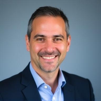 Retrato de Carlos Vega, Consultor Senior.